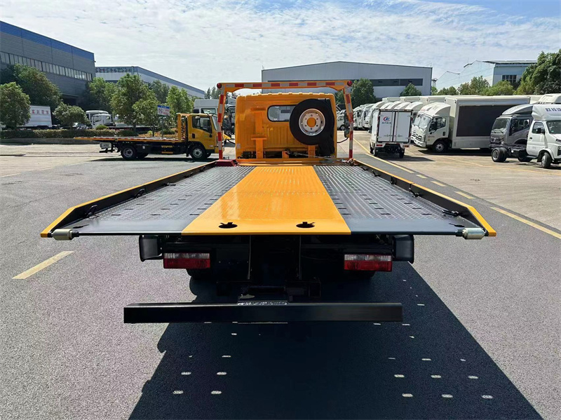 東風(fēng)D6重載型藍(lán)牌清障車(chē)